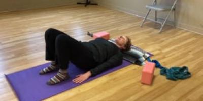 People Plus 15 minute yoga with Leslie Ballin